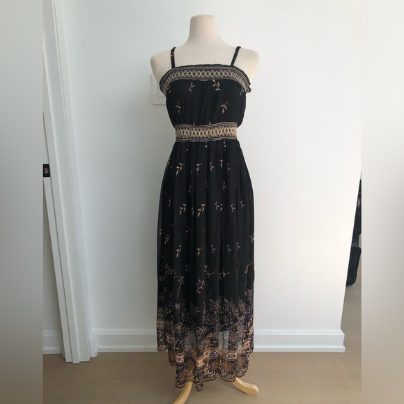 Magic Dresses & Skirts - Pretty Boho sheer printed maxi dress